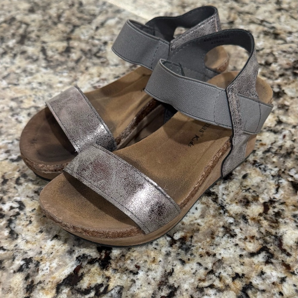 Pierre Dumas Kids' Wedges